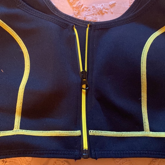 Neoprene Full Zip Scuba Top with Removable Pads - Picture 5 of 11